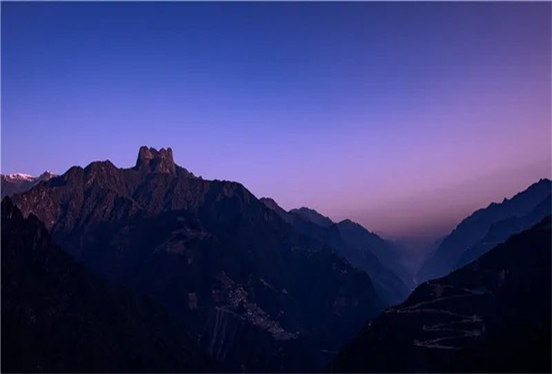 怒江會(huì)議旅游：來(lái)福貢觀山看水，聽(tīng)雨聲