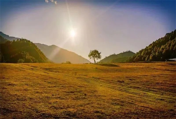 怒江會(huì)議旅游：初冬時(shí)分，沉醉于怒江的山光水色